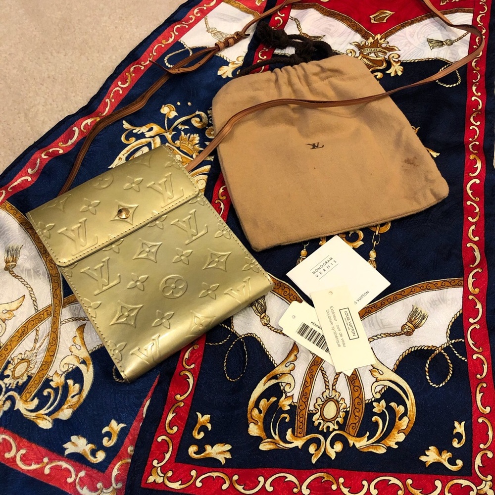 Louis Vuitton Crossbody Monogram Vernis mini Bag